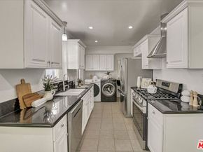 852 11th St, Santa Monica CA 90403