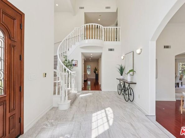 17315 Lassen Street, Northridge CA 91325