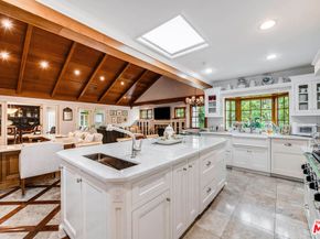 9921 Toluca Lake Avenue, Toluca Lake CA 91602