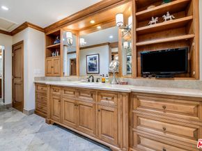 9921 Toluca Lake Avenue, Toluca Lake CA 91602