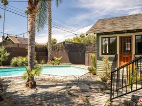 2122 W 29th Street, Los Angeles CA 90018