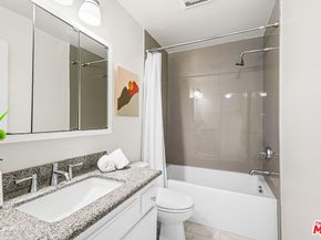 3949 Bentley Avenue 8, Culver City CA 90232