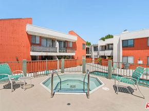 7211 Cozycroft Avenue 50, Winnetka CA 91306