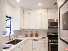 7865 Willoughby Avenue, Los Angeles CA 90046