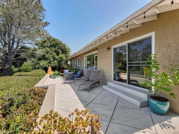 6064 Avenida Chamnez, La Jolla CA 92037