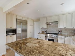 6064 Avenida Chamnez, La Jolla CA 92037