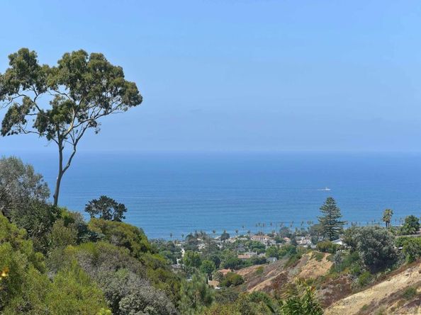 6064 Avenida Chamnez, La Jolla CA 92037