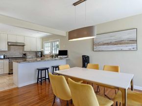 6064 Avenida Chamnez, La Jolla CA 92037