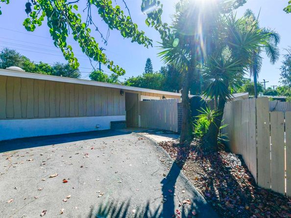 163 La Lomita Drive, Escondido CA 92026