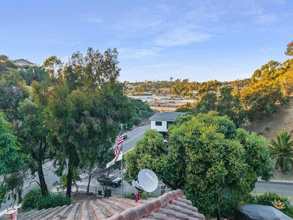 2277 Dunstan St, Oceanside CA 92054