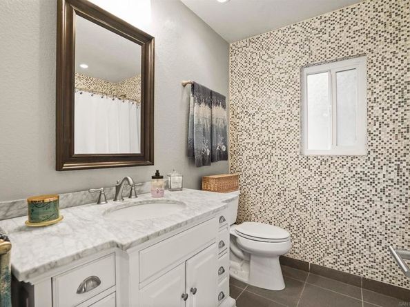 2277 Dunstan St, Oceanside CA 92054