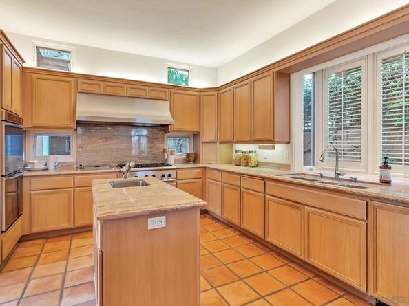 928 Glorietta Blvd, Coronado CA 92118