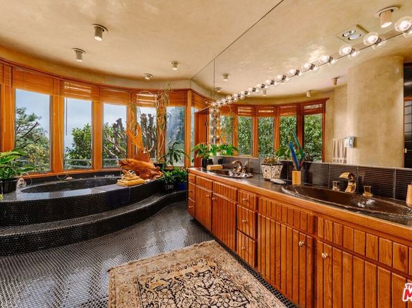 27910 Pacific Coast Highway, Malibu CA 90265
