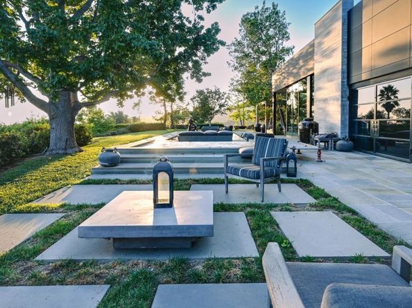 1111 Linda Flora Drive, Los Angeles CA 90049