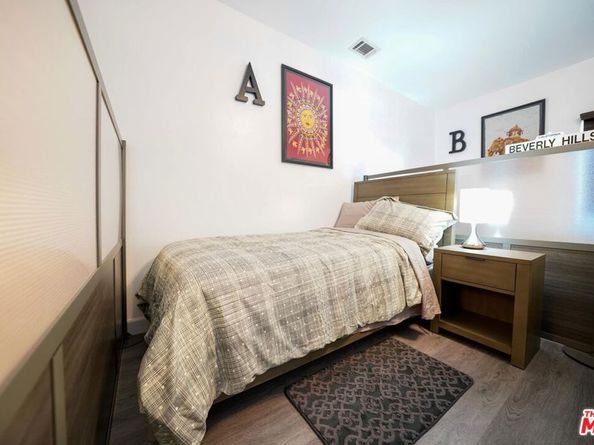 1239 Gordon Street, Los Angeles CA 90038