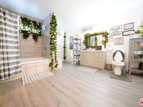 1239 Gordon Street, Los Angeles CA 90038