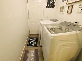 1239 Gordon Street, Los Angeles CA 90038