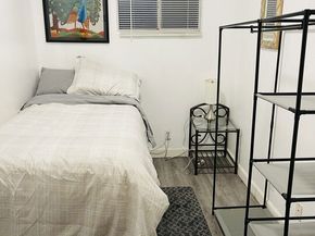 1239 Gordon Street, Los Angeles CA 90038