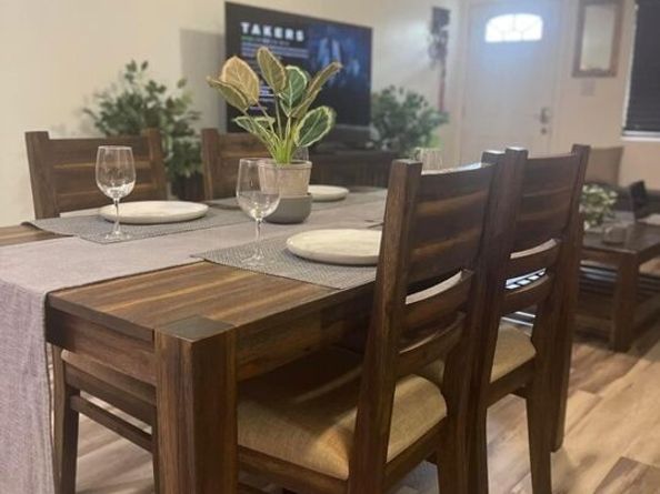 1239 Gordon Street, Los Angeles CA 90038