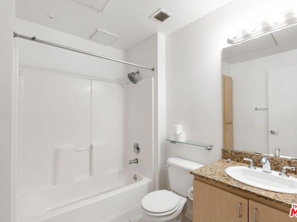 630 W 6th Street 216, Los Angeles CA 90017