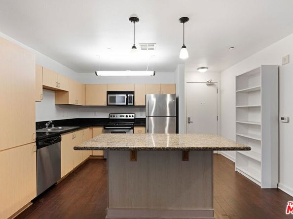 630 W 6th Street 216, Los Angeles CA 90017