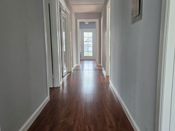 2121 Portland Street, Los Angeles CA 90007