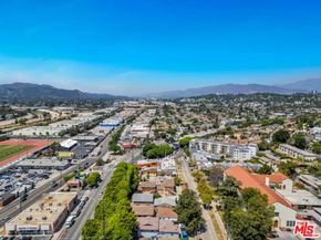 2206 W Avenue 30, Los Angeles CA 90065