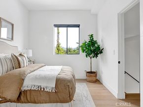 741 1/2 N Gramercy, Los Angeles CA 90038