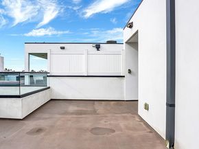 741 1/2 N Gramercy, Los Angeles CA 90038