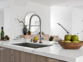 741 1/2 N Gramercy, Los Angeles CA 90038