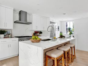 741 1/2 N Gramercy, Los Angeles CA 90038