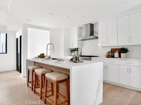 741 1/2 N Gramercy, Los Angeles CA 90038