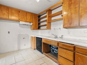 1140 Pacific Avenue 19, Long Beach CA 90813