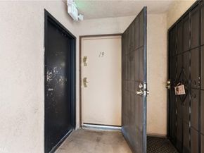 1140 Pacific Avenue 19, Long Beach CA 90813