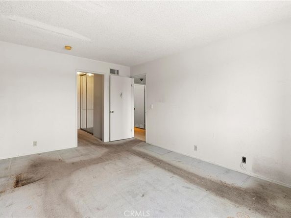 1140 Pacific Avenue 19, Long Beach CA 90813