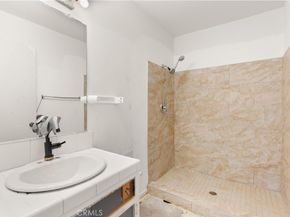 1140 Pacific Avenue 19, Long Beach CA 90813