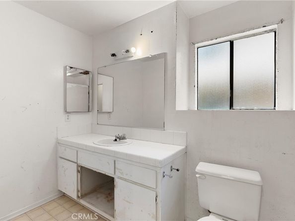 1140 Pacific Avenue 19, Long Beach CA 90813