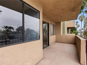 1140 Pacific Avenue 19, Long Beach CA 90813