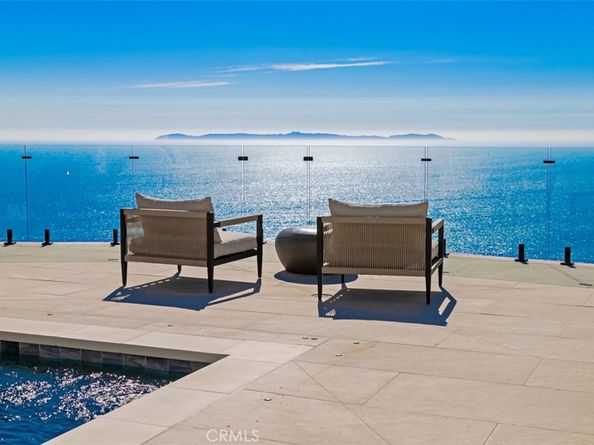 31 N Vista De Catalina, Laguna Beach CA 92651