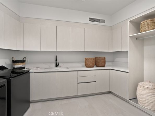 31 N Vista De Catalina, Laguna Beach CA 92651