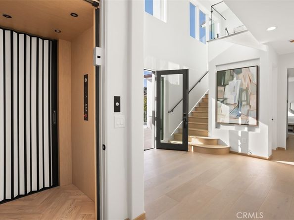 31 N Vista De Catalina, Laguna Beach CA 92651