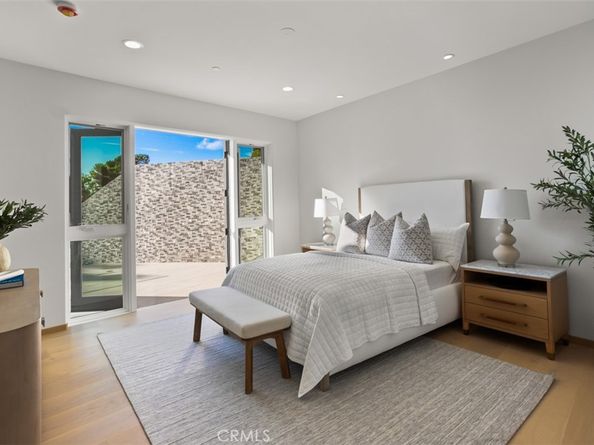 31 N Vista De Catalina, Laguna Beach CA 92651