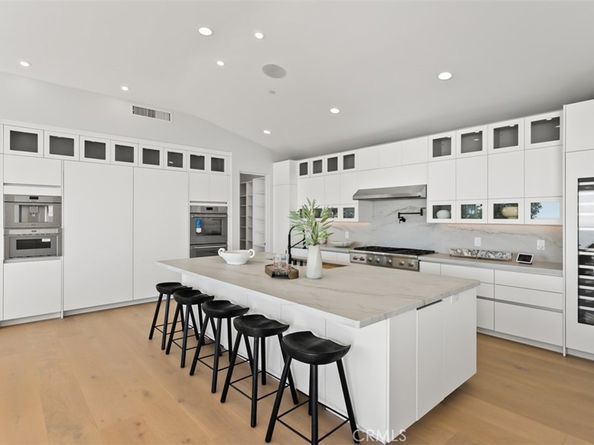 31 N Vista De Catalina, Laguna Beach CA 92651