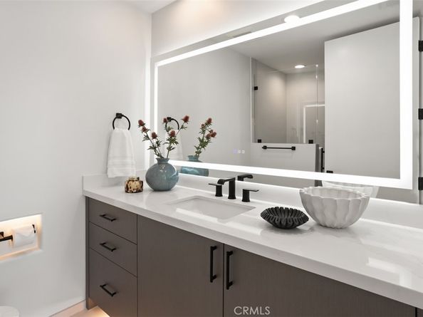 31 N Vista De Catalina, Laguna Beach CA 92651