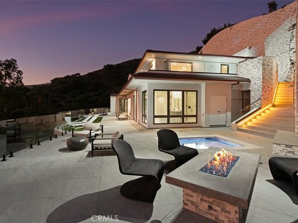 31 N Vista De Catalina, Laguna Beach CA 92651