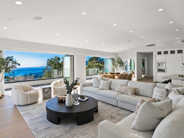31 N Vista De Catalina, Laguna Beach CA 92651