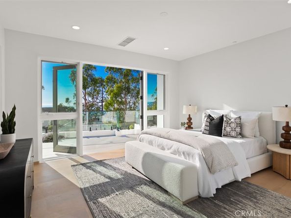 31 N Vista De Catalina, Laguna Beach CA 92651