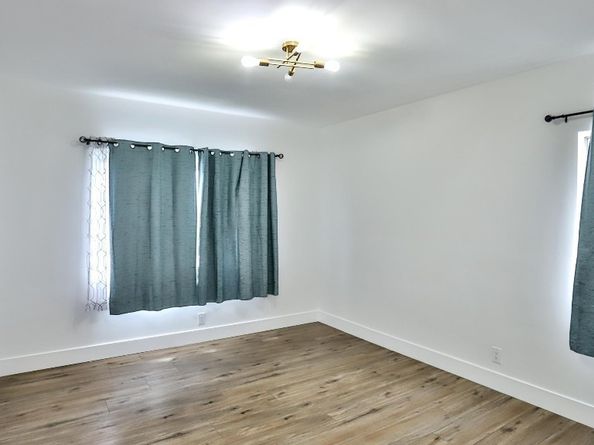 11445 Saticoy Street, North Hollywood CA 91605