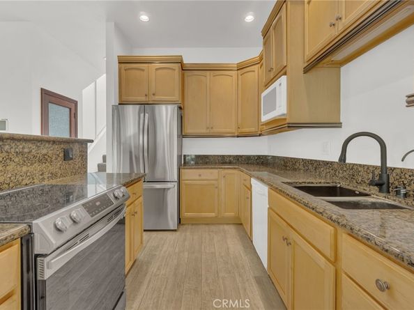 3021 Croyden Bay 97, Costa Mesa CA 92626
