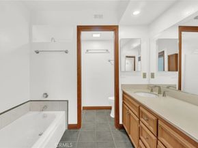 3021 Croyden Bay 97, Costa Mesa CA 92626